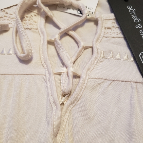 Cable & Gauge ladies Top - Picture 3 of 8